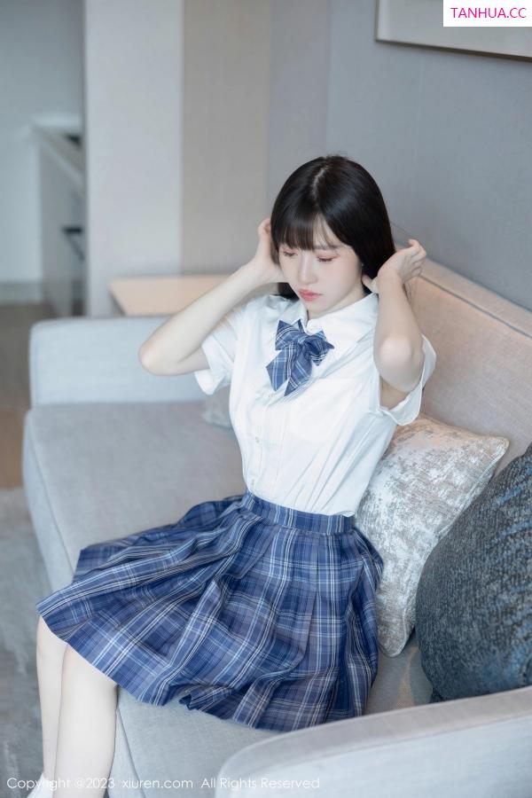   [XiuRen]高清写真图 2023.06.29 No.6993 林悠悠 格子裙美腿第8张图片